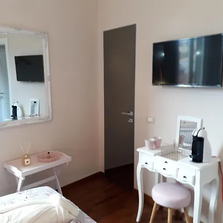 View Boutique - Milu Holidays Florens