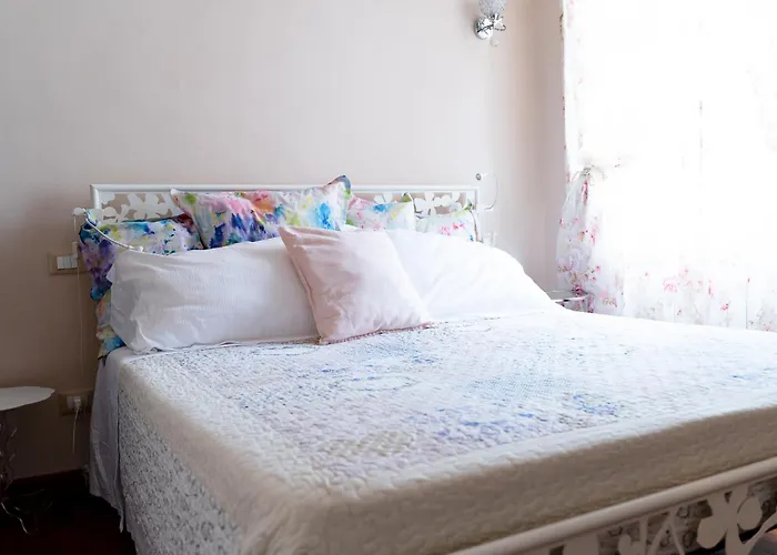 View Boutique - Milu Holidays