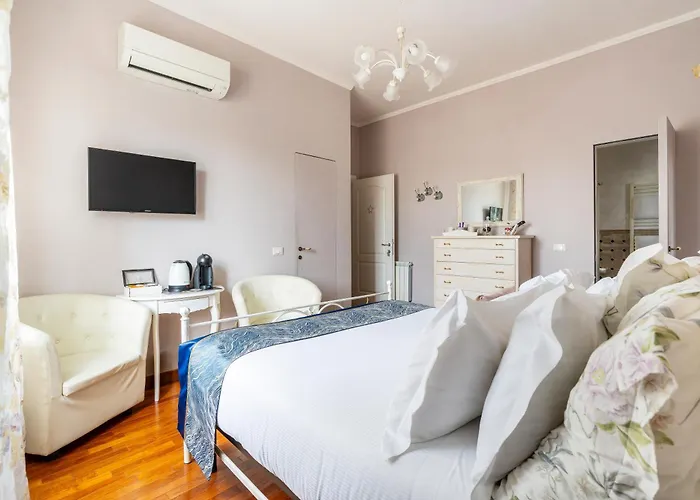 View Boutique - Milu Holidays 4* Florence