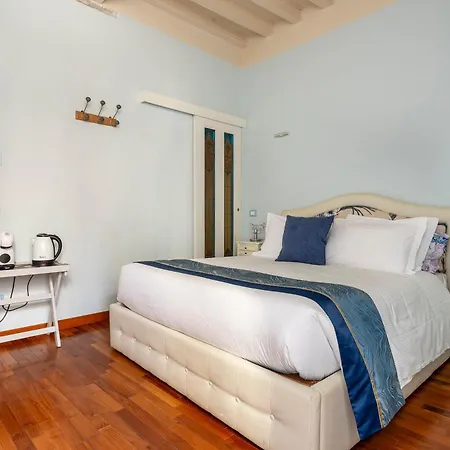 View Boutique - Milu Holidays